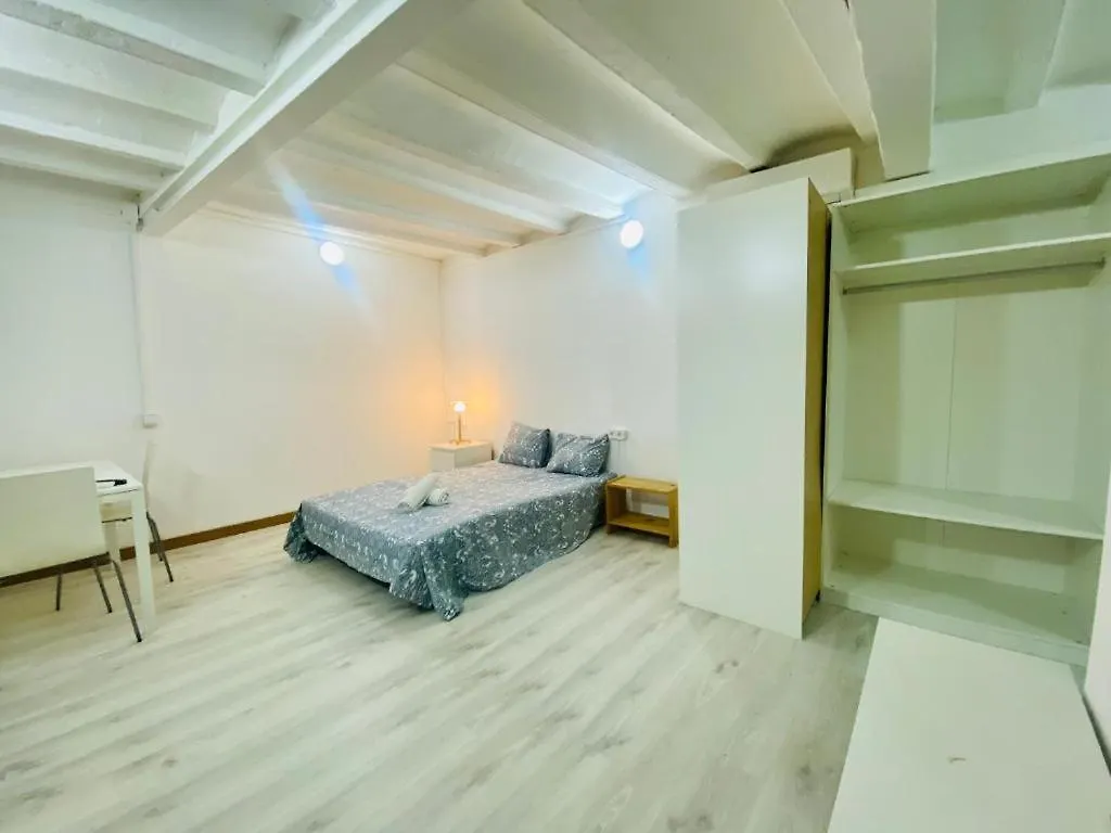 11 Basic Barca Principal 11 Apartment Barcelona Spain